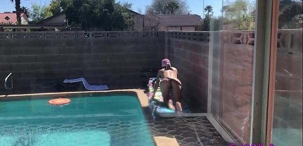 Peeping tom catches babe tanning naked